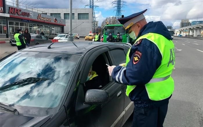 Если за рулем чужого автомобиля будет считаться водитель с собственной страховкой, правонарушение будет учтено.